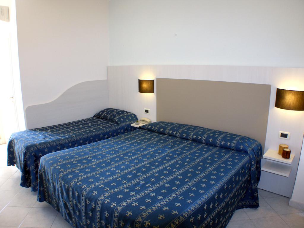 Hotel Europa Park Lido di Spina Kültér fotó